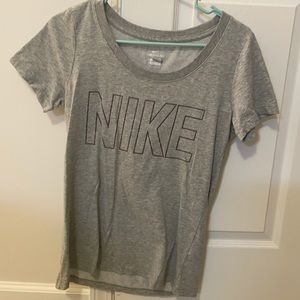 Women’s Nike tee small